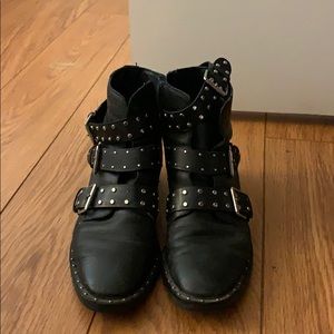boots with detail
